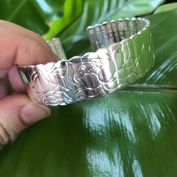 Other - Unisex Lotus carved silver bracelet